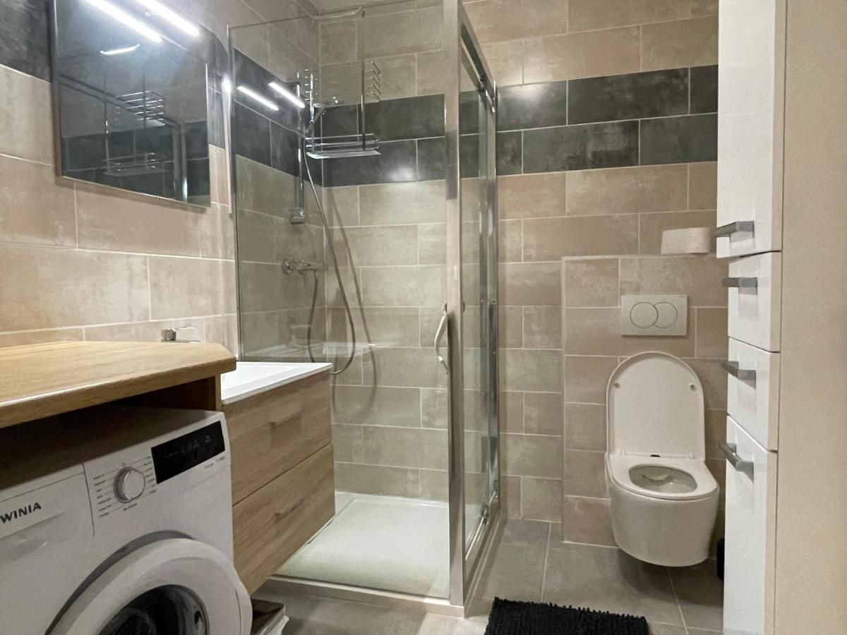 Au Calme Proche Centre-Ville, Studio Renove Avec Equipements Neufs Et Parking Prive Gap Ngoại thất bức ảnh