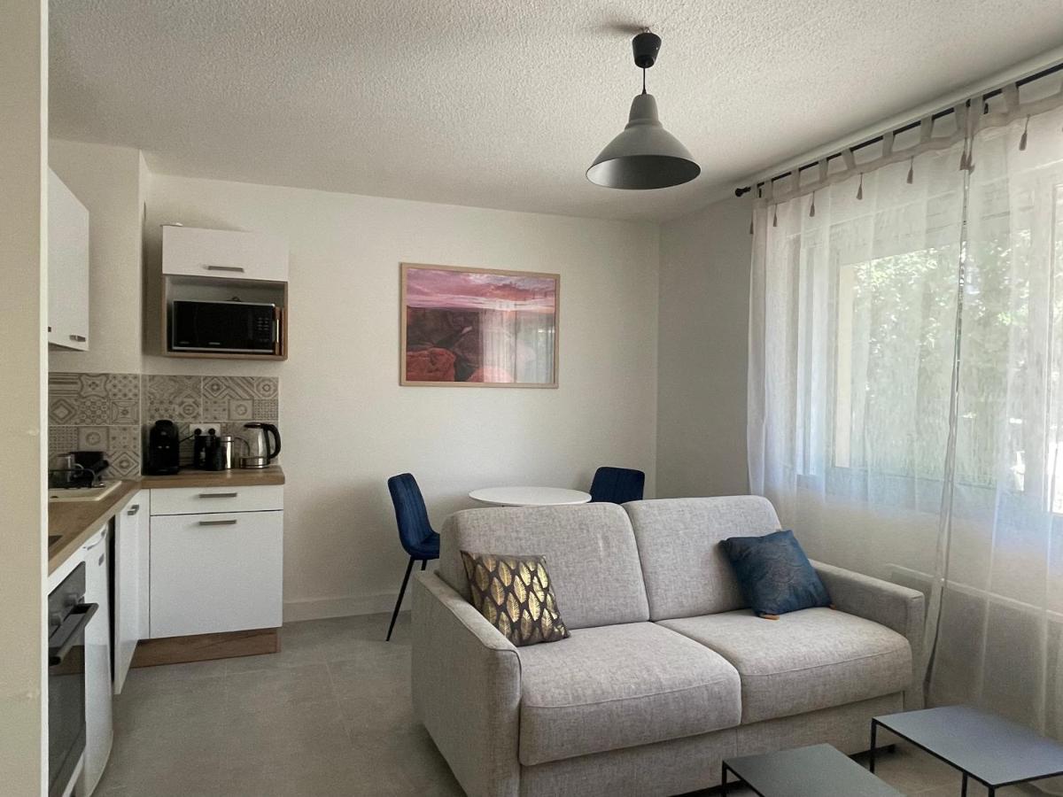 Au Calme Proche Centre-Ville, Studio Renove Avec Equipements Neufs Et Parking Prive Gap Ngoại thất bức ảnh