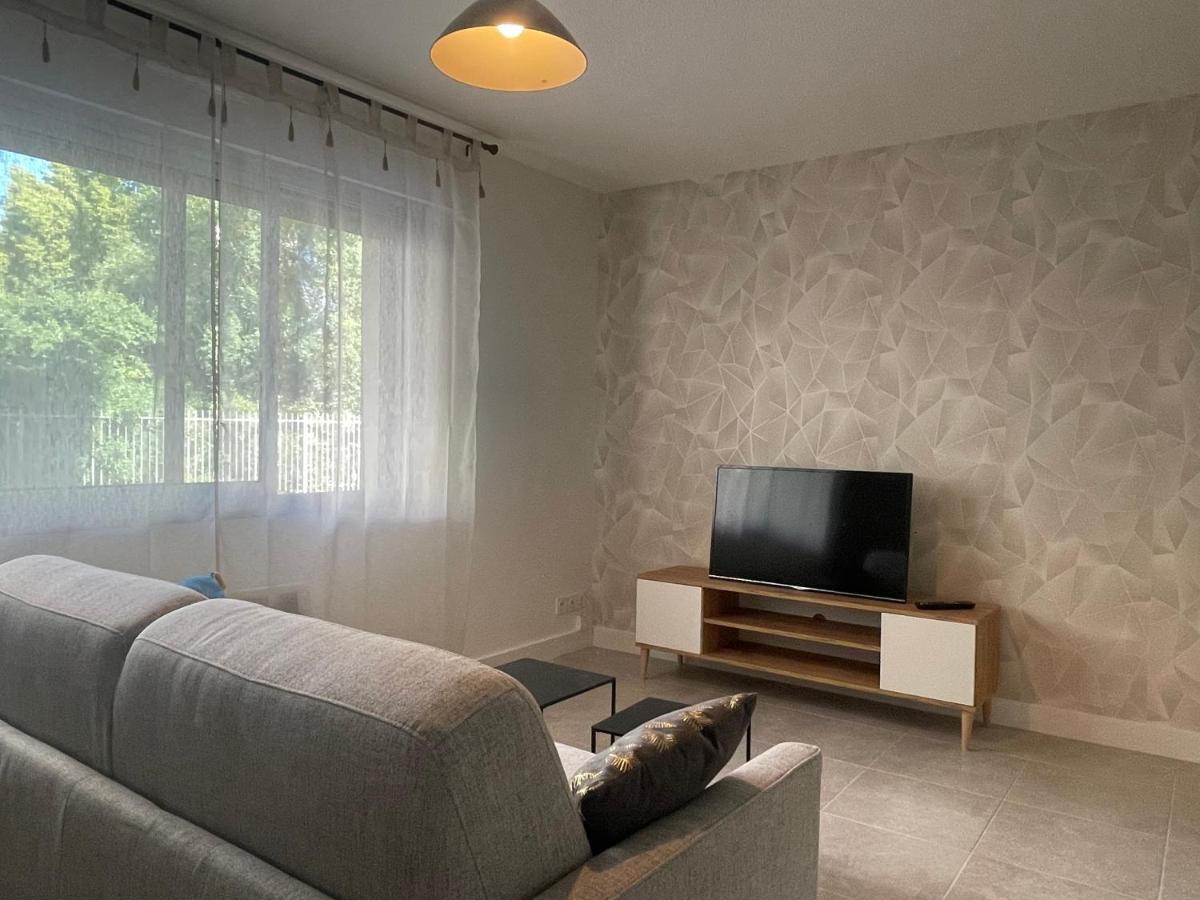 Au Calme Proche Centre-Ville, Studio Renove Avec Equipements Neufs Et Parking Prive Gap Ngoại thất bức ảnh