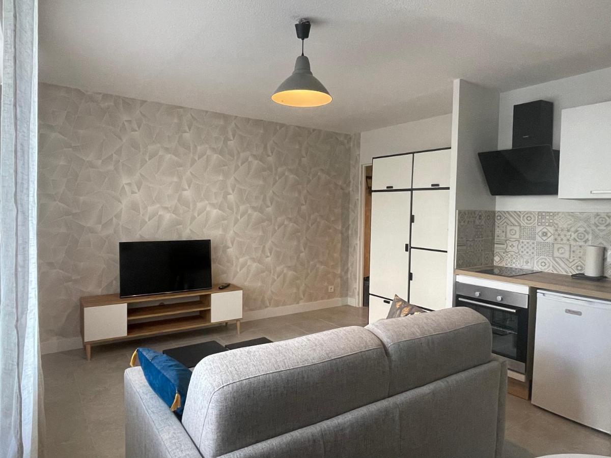 Au Calme Proche Centre-Ville, Studio Renove Avec Equipements Neufs Et Parking Prive Gap Ngoại thất bức ảnh
